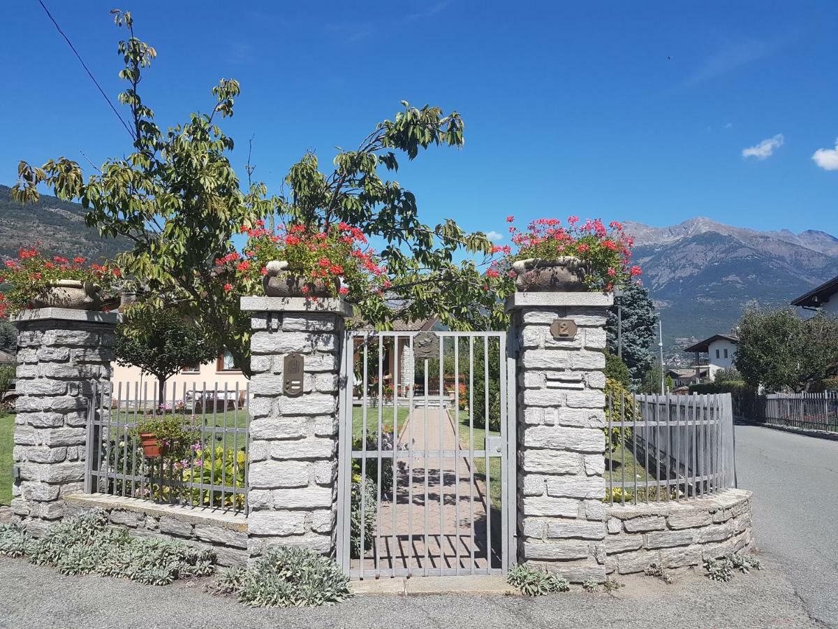 Casa Di Tia Lägenhet Aosta Exteriör bild